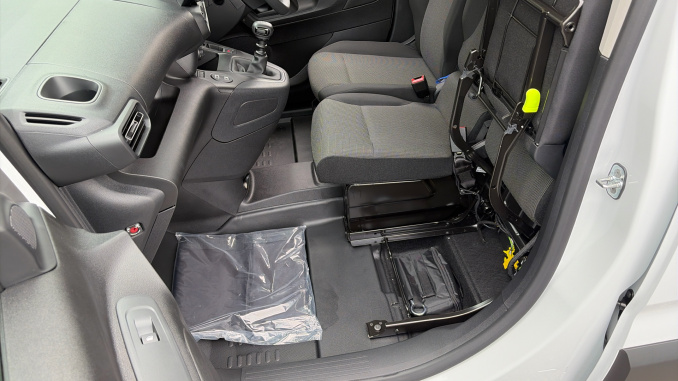Vauxhall Combo Cargo Combo Diesel 1.5 Turbo D 100ps Prime Plus H1 Van - Image 38